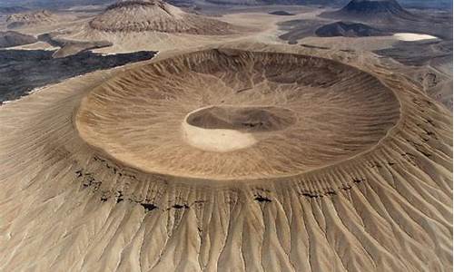 最大的火山岛_最大火山岛哪个生肖